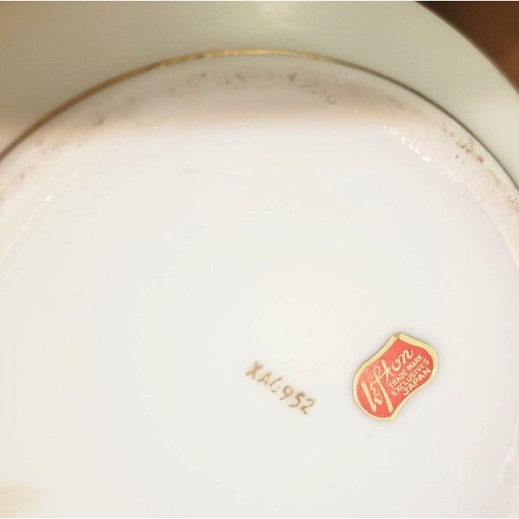 MCM Lefton Porcelain Silent Butler/ Crumb Catcher MINT Courting Couple Gold Trim - Picture 7 of 15